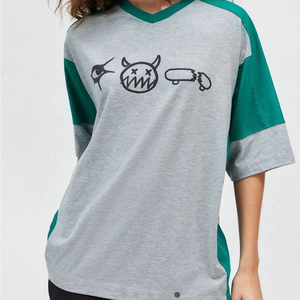 Urban Outfitters oversized graphic tee size L/XL (price is negotiable)